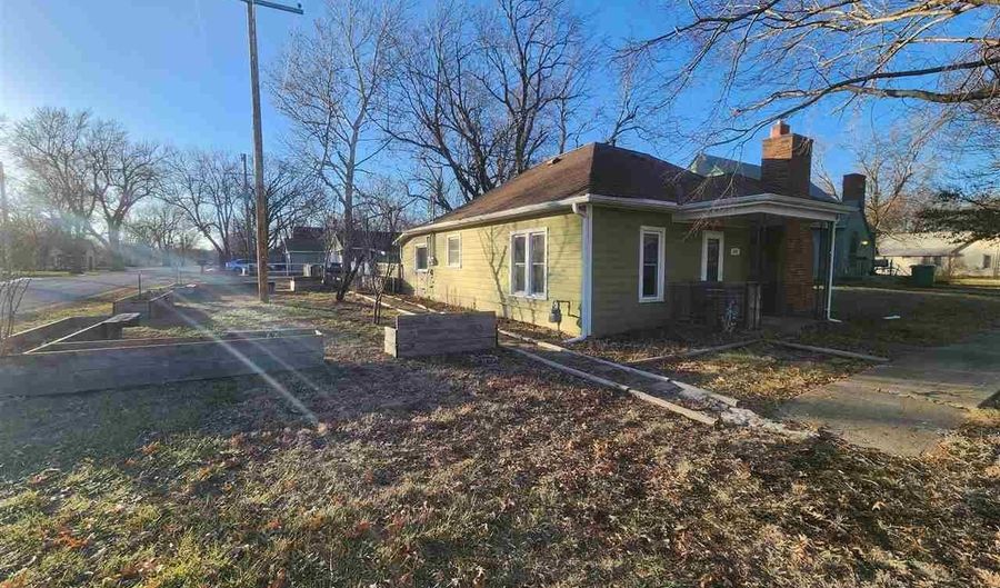 203 Logan St, Alta Vista, KS 66834 - 2 Beds, 1 Bath