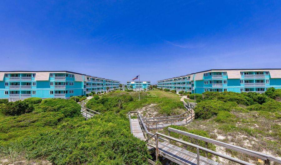 301 E Commerce Way Rd 214 Sea Spray, Atlantic Beach, NC 28512 - 2 Beds, 2 Bath