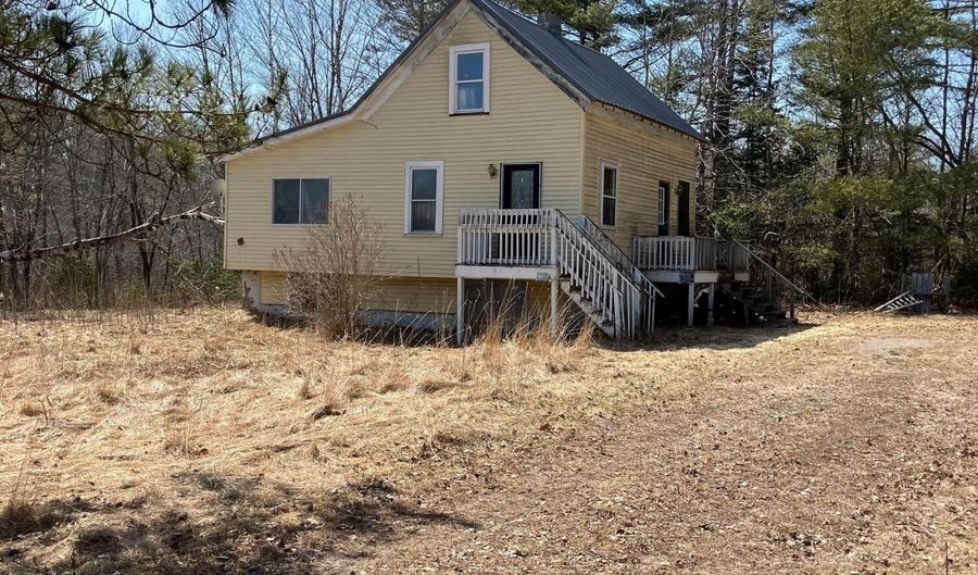 307 Main St, Baileyville, ME 04694 - 3 Beds, 1 Bath