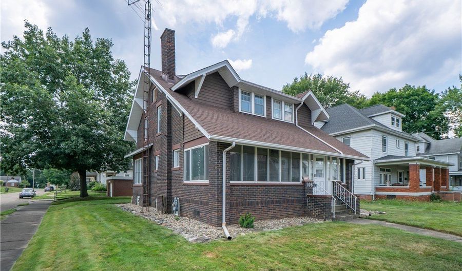106 W Summit St, Alliance, OH 44601 - 3 Beds, 2 Bath