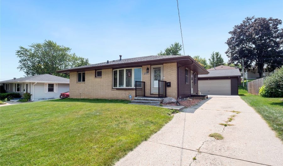 2719 E Tiffin Ave, Des Moines, IA 50317 - 4 Beds, 1 Bath