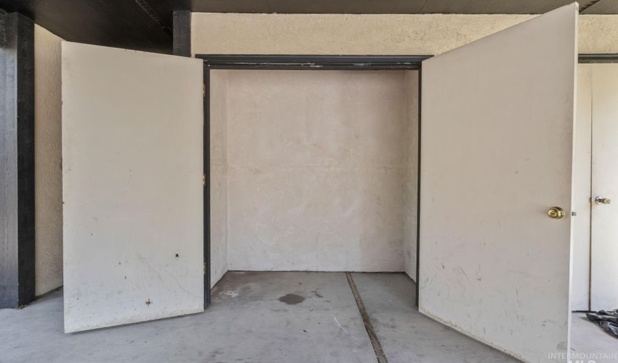 7060 W Colehaven Ln, Boise, ID 83704 - 2 Beds, 1 Bath