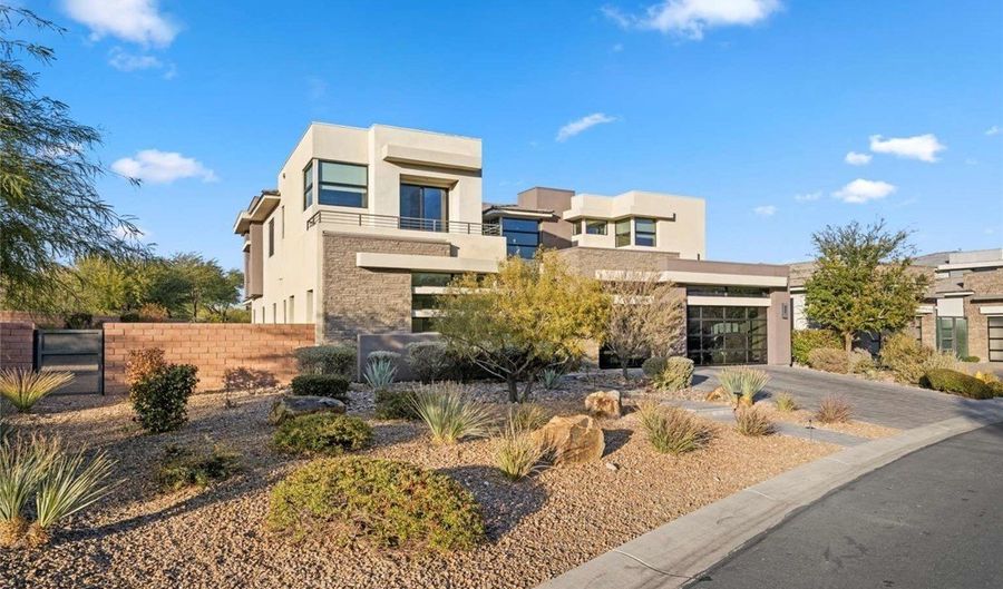 36 Hunting Horn Dr, Las Vegas, NV 89135 - 3 Beds, 5 Bath