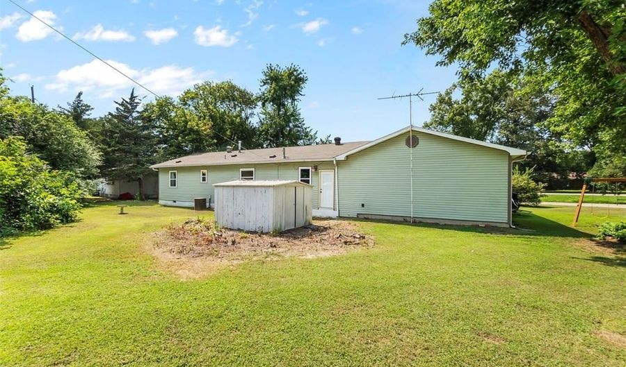 708 W 2nd St, Advance, MO 63730 - 3 Beds, 1 Bath