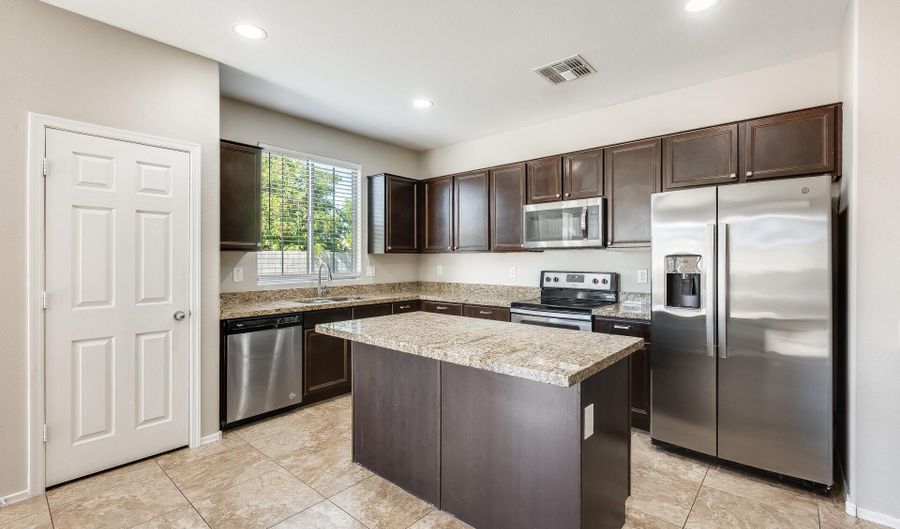 2102 S 118TH Ave, Avondale, AZ 85323 - 3 Beds, 2 Bath