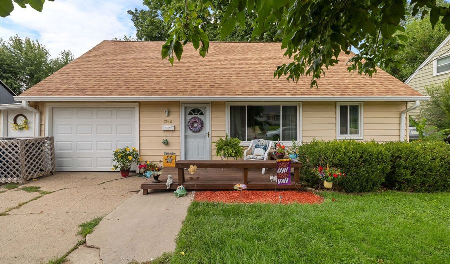 7206 SW 14th St, Des Moines, IA 50315 - 4 Beds, 1 Bath