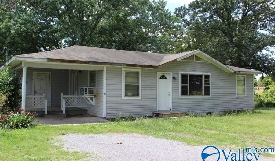8198- A Brindlee Mountain Pkwy, Arab, AL 35016 - 3 Beds, 1 Bath