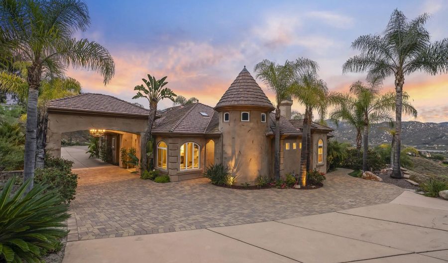 1101 Sierra Linda, Escondido, CA 92025 - 5 Beds, 4 Bath