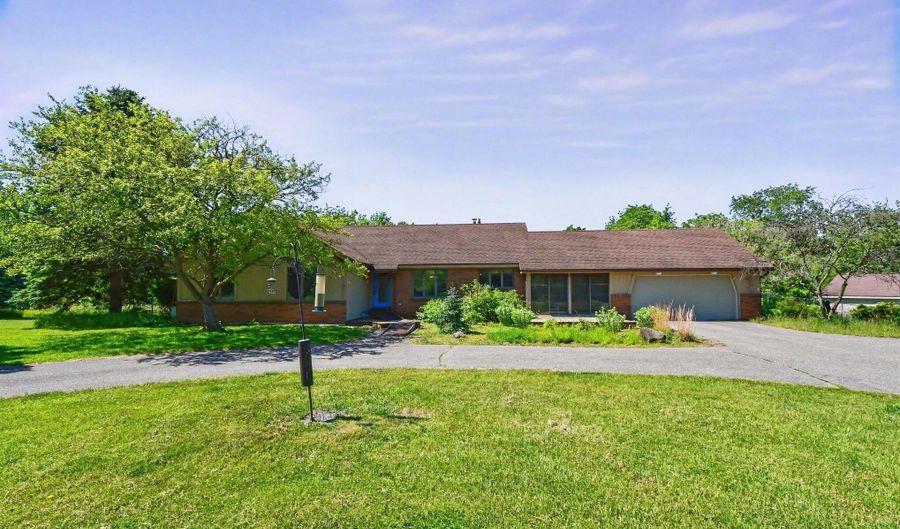 2574 Buttrick Ave SE, Ada, MI 49301 - 4 Beds, 4 Bath