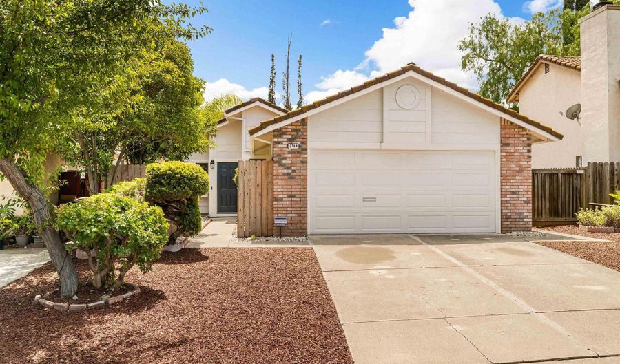 2748 Carpinteria Dr, Antioch, CA 94531 - 2 Beds, 2 Bath