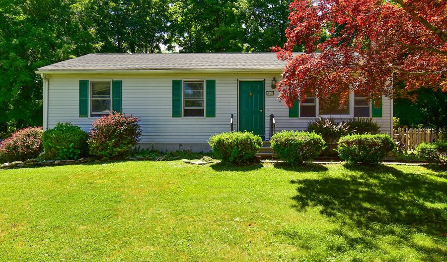90 Forest Rd, Coventry, CT 06238 - 3 Beds, 1 Bath