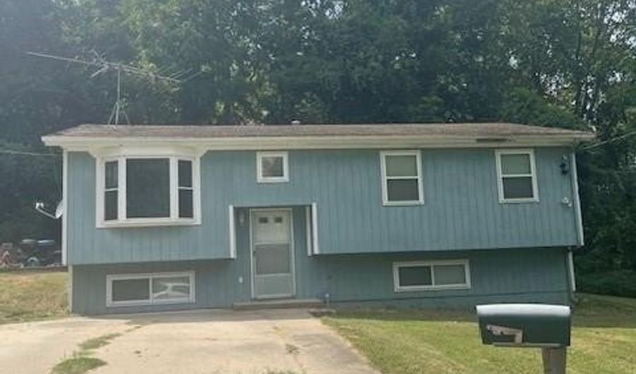 1213 Oak St, Atchison, KS 66002 - 3 Beds, 2 Bath