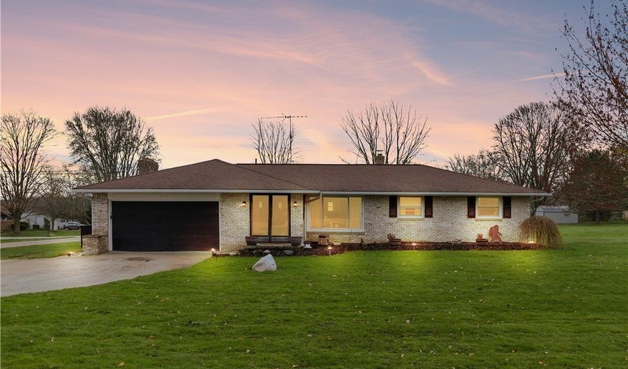 4000 S Mahoning Ave, Alliance, OH 44601 - 4 Beds, 3 Bath