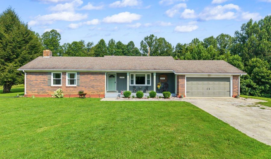 315 Hieronymus Loop, Beattyville, KY 41311 - 3 Beds, 3 Bath