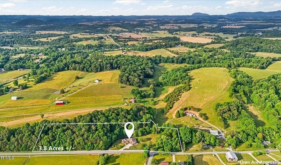 375 Middle Creek Rd, Afton, TN 37616 - 3 Beds, 3 Bath