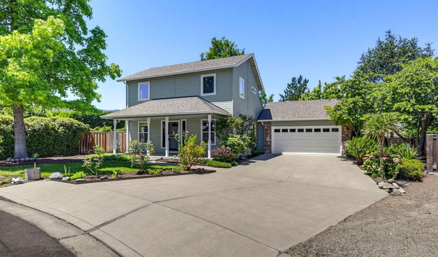 772 St Andrews Cir, Ashland, OR 97520 - 3 Beds, 3 Bath