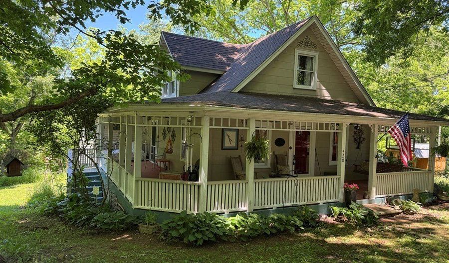 328 Tank Branch Rd, Beaver, WV 25813 - 2 Beds, 2 Bath