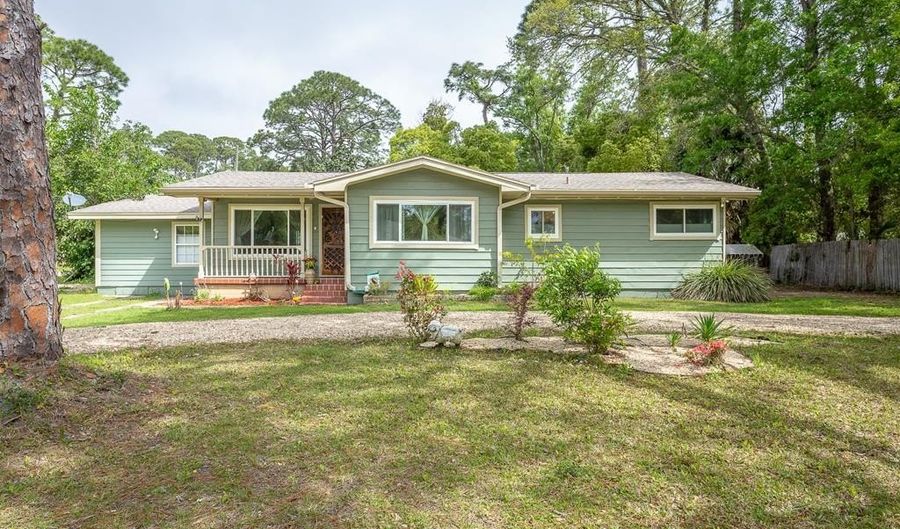 13 Adams St, Apalachicola, FL 32320 - 3 Beds, 2 Bath