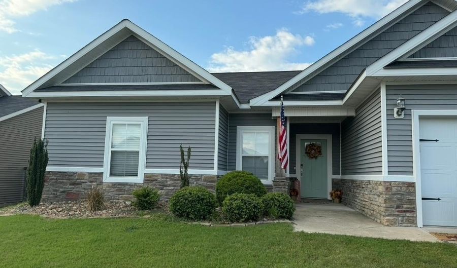 412 Carriage Dr, Benton, AR 72015 - 4 Beds, 2 Bath