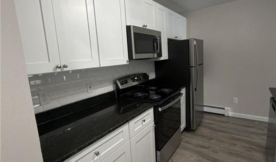 3 Admiralty Dr 01-07, Middletown, RI 02842 - 2 Beds, 1 Bath