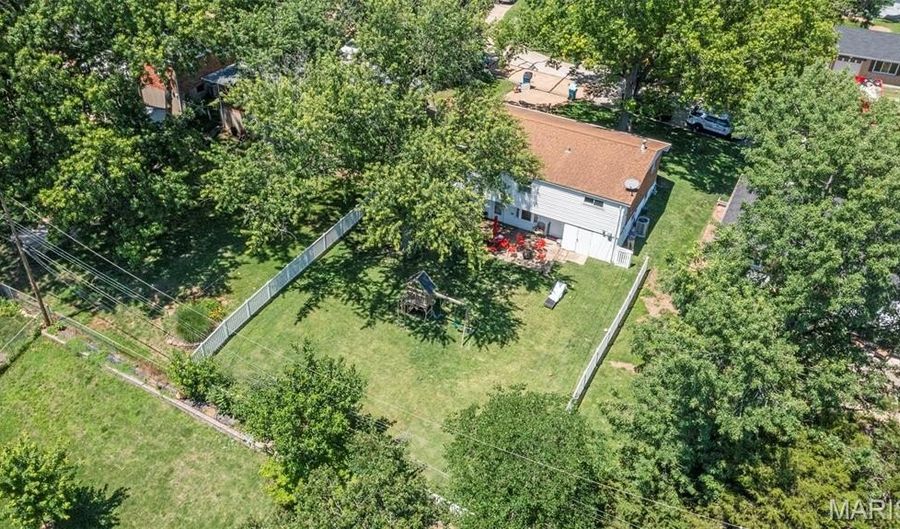 9828 Whitcomb Ln, Affton, MO 63123 - 2 Beds, 2 Bath