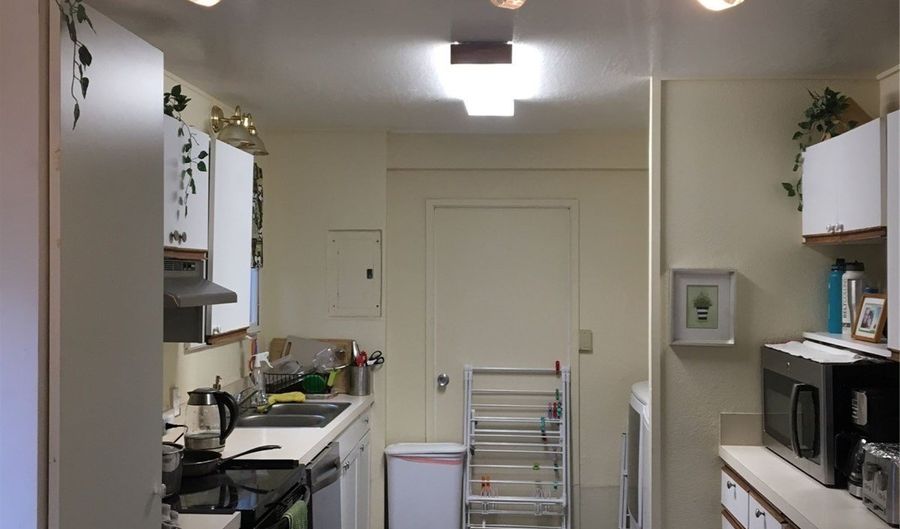 92-527 Uhiuala St, Kapolei, HI 96707 - 6 Beds, 4 Bath