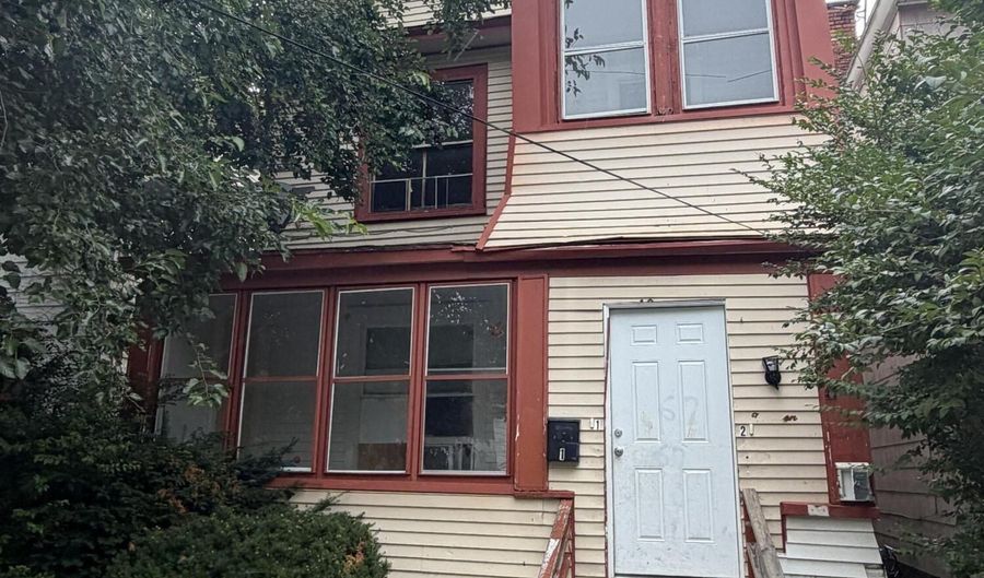 19 Stanwix St, Albany, NY 12209 - 8 Beds, 2 Bath