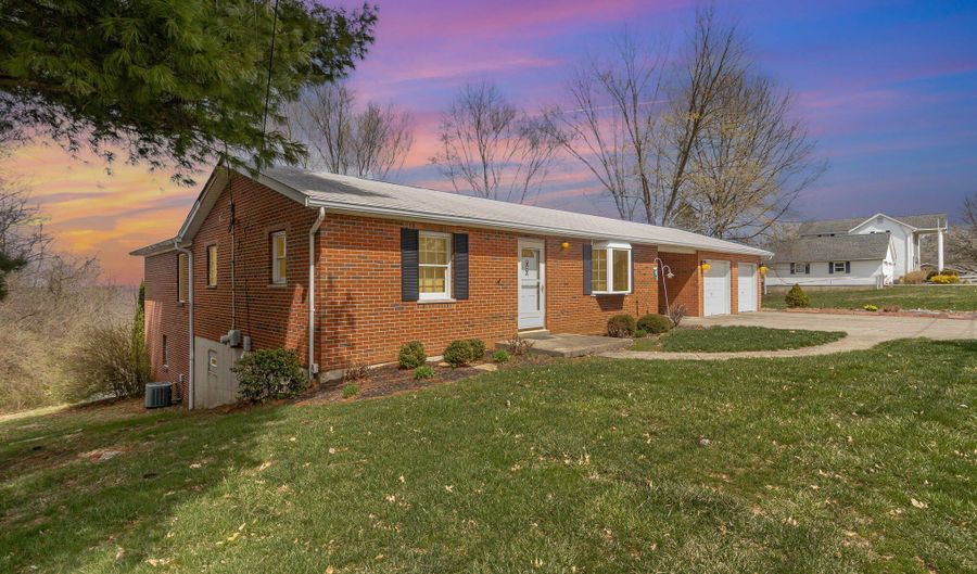 1306 Poplar Ridge Rd, Alexandria, KY 41001 - 3 Beds, 2 Bath