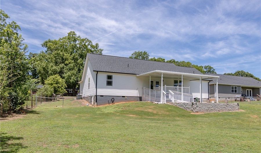 1719 Gerrard Rd, Anderson, SC 29625 - 3 Beds, 2 Bath