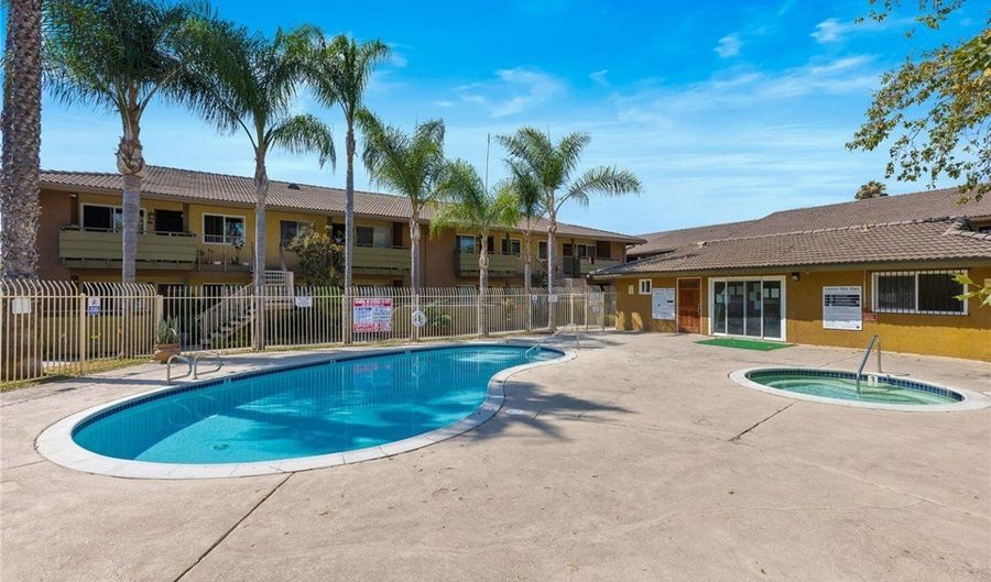 2041 E Grand Ave 34, Escondido, CA 92027 - 2 Beds, 2 Bath