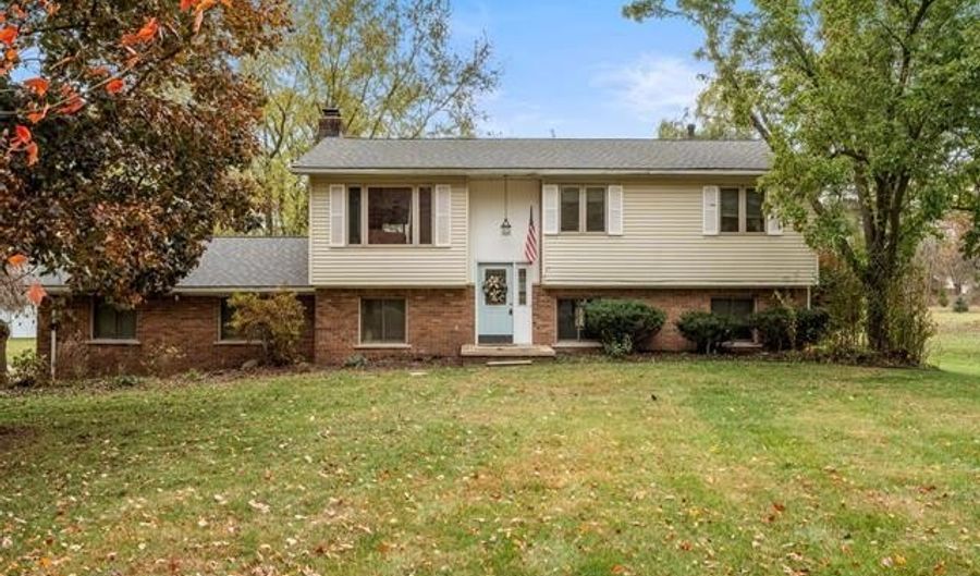 5122 Elizabeth Ln, Almont, MI 48003 - 4 Beds, 2 Bath