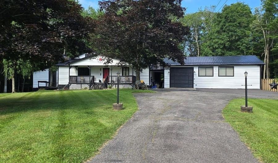 889 Old Grandview Rd, Beaver, WV 25813 - 3 Beds, 3 Bath