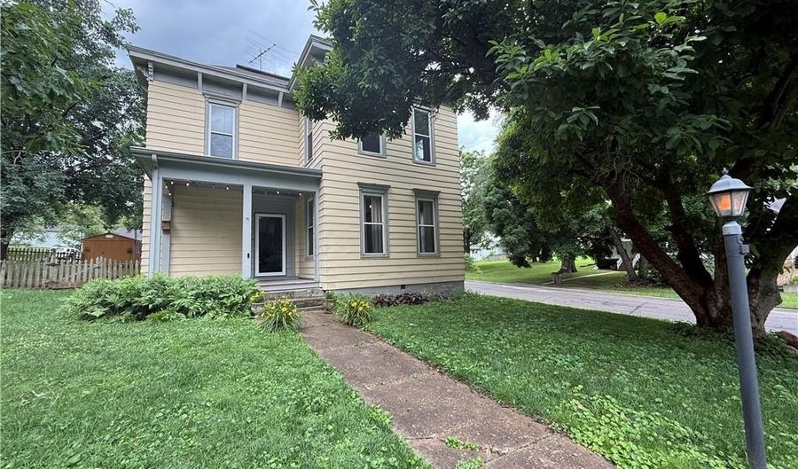 624 S St, Atchison, KS 66002 - 4 Beds, 2 Bath