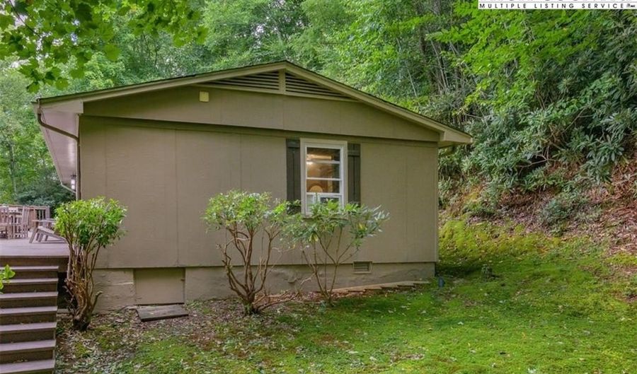 150 Ivy Ct, Banner Elk, NC 28604 - 2 Beds, 3 Bath
