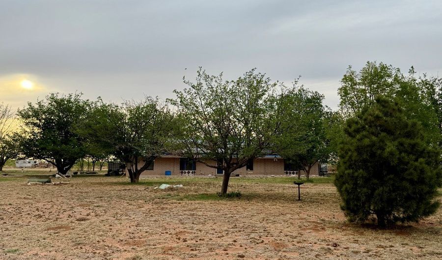 400 SE County Rd 2751, Andrews, TX 79714 - 3 Beds, 2 Bath