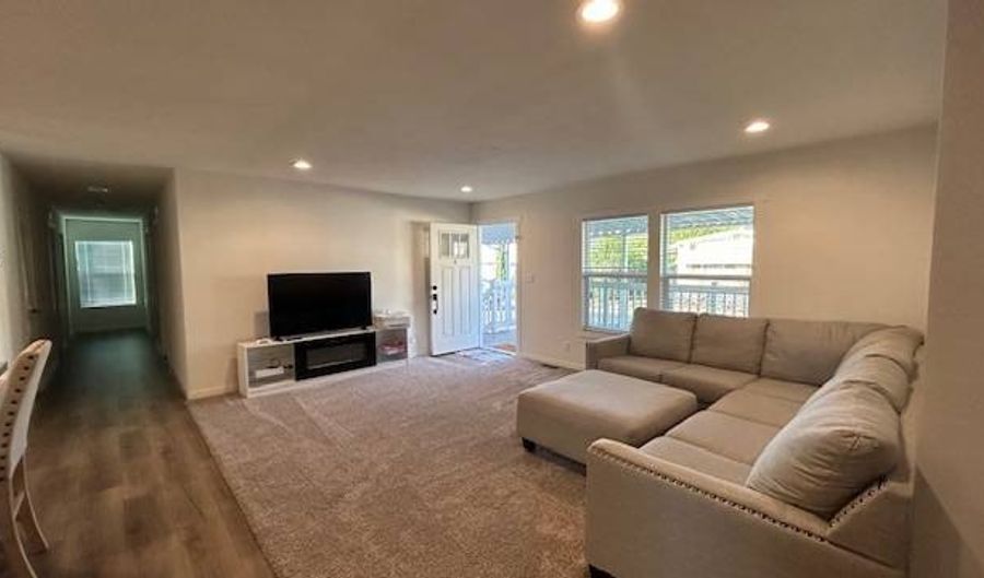 2700 E. Valley Pkwy 189, Escondido, CA 92027 - 4 Beds, 2 Bath