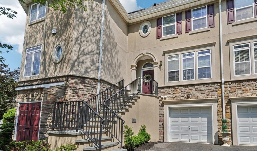 49 W Aspen Way, Aberdeen, NJ 07747 - 2 Beds, 4 Bath