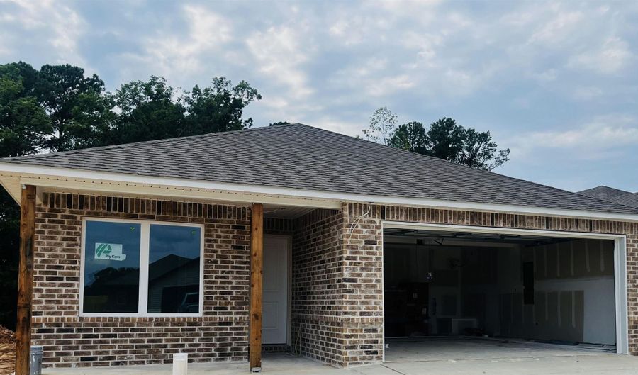 1621 Rambling Brook Dr, Benton, AR 72015 - 3 Beds, 2 Bath