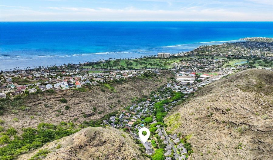 1623 Kalaniuka Way 43, Honolulu, HI 96821 - 4 Beds, 3 Bath