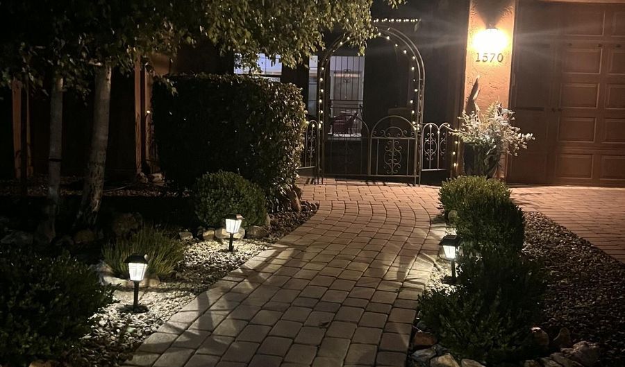 1570 E Yorkshire Ave, Chino Valley, AZ 86323 - 3 Beds, 3 Bath