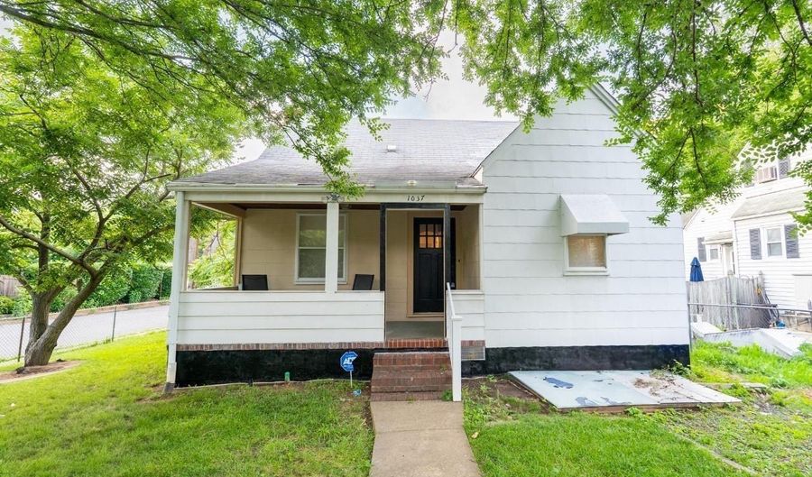 1037 16TH St S, Arlington, VA 22202 - 3 Beds, 2 Bath