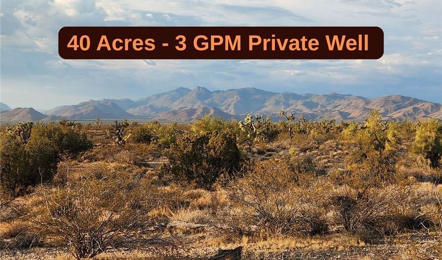 2204 S Six Shooter Rd, Yucca, AZ 86438 - 0 Beds, 0 Bath
