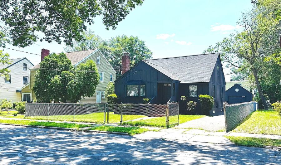 671 Fairview Ave, Bridgeport, CT 06606 - 3 Beds, 3 Bath