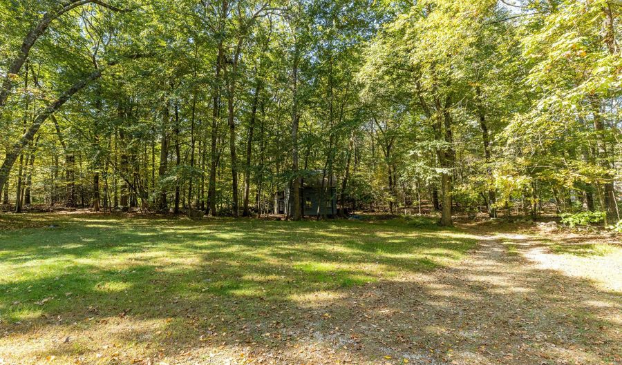 33 Forge Dr, Avon, CT 06001 - 4 Beds, 3 Bath