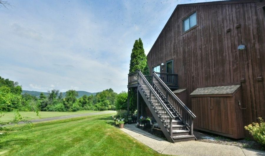 4 Acapulco Princess Pl U8 8, Alloway, NJ 07462 - 3 Beds, 2 Bath