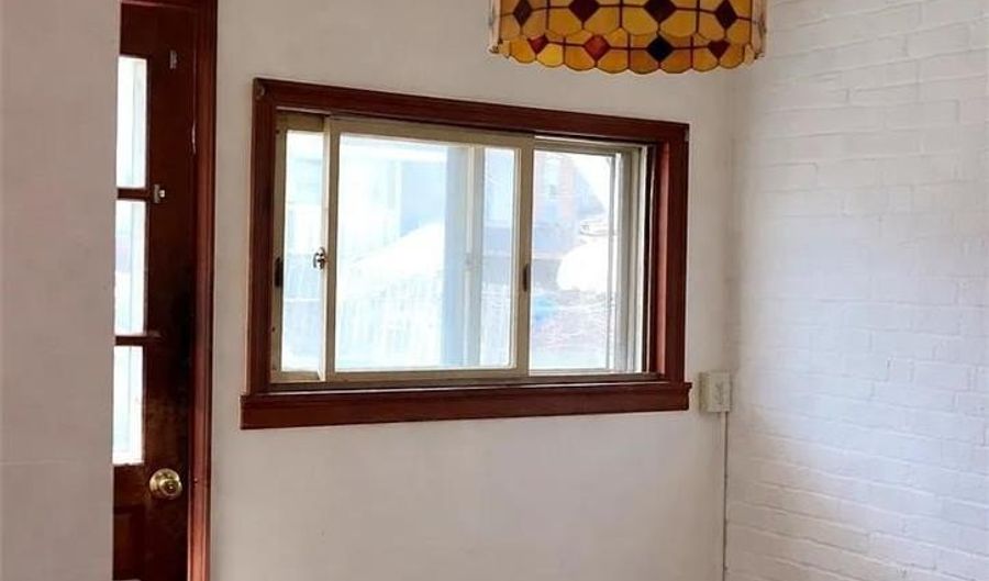 748 S Hall St 1, Allentown, PA 18102 - 3 Beds, 2 Bath