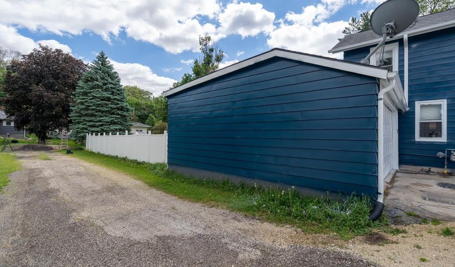 100 N Mechanic St, Albany, WI 53502 - 3 Beds, 1 Bath