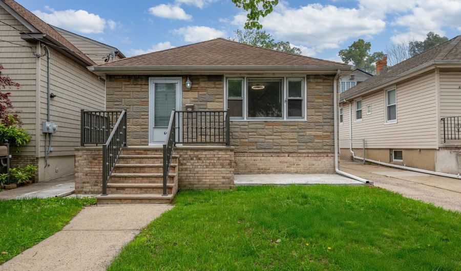 64 W 57TH St, Bayonne, NJ 07002 - 5 Beds, 2 Bath