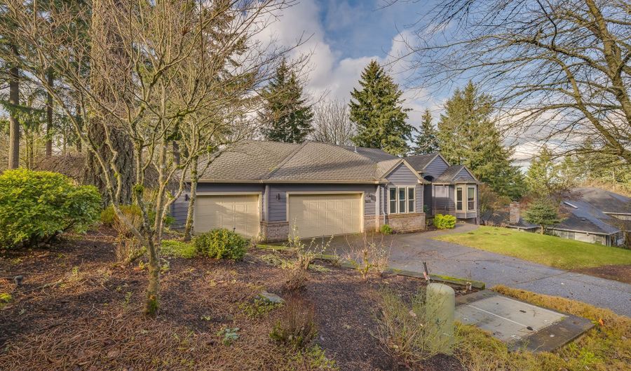 8217 SW LIZ Pl, Beaverton, OR 97007 - 6 Beds, 4 Bath