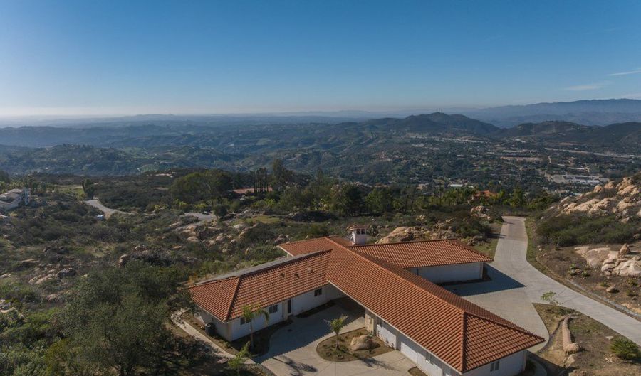 1991 Via Ladera, Fallbrook, CA 92028 - 3 Beds, 3 Bath